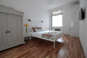 Charming 1BR apartment with bath in Quiet center of Riga